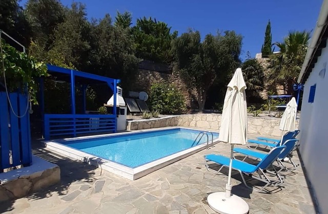 Air-Conditioned Villa with Private Pool and Gardens Solely for the use of Guests of Aisling Villa