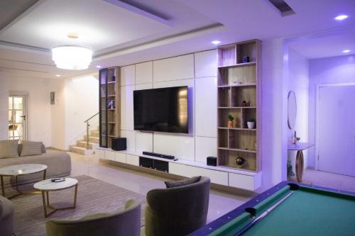 AJ Home