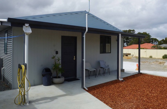 ALBANY COTTAGE