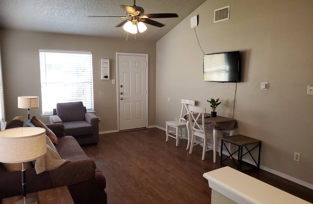 Alderbrook Place in NW Austin 2 BR 1 BA (Family Park Nearby) Pet Stays for Free!