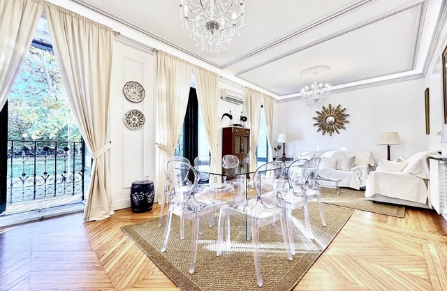 Alfonso XII - Four-Bedroom Apartment Next to El Retiro