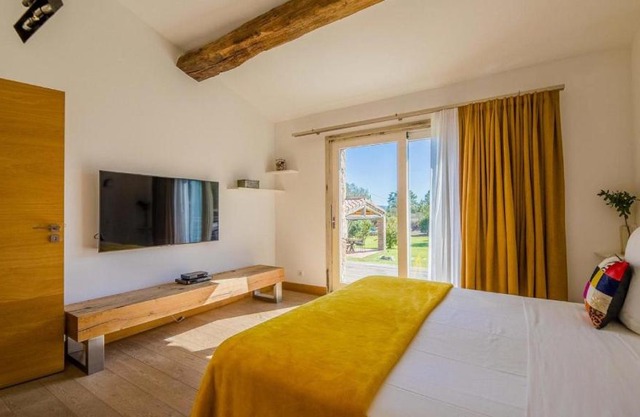 All recently renewed with clear parquet and modern lighting