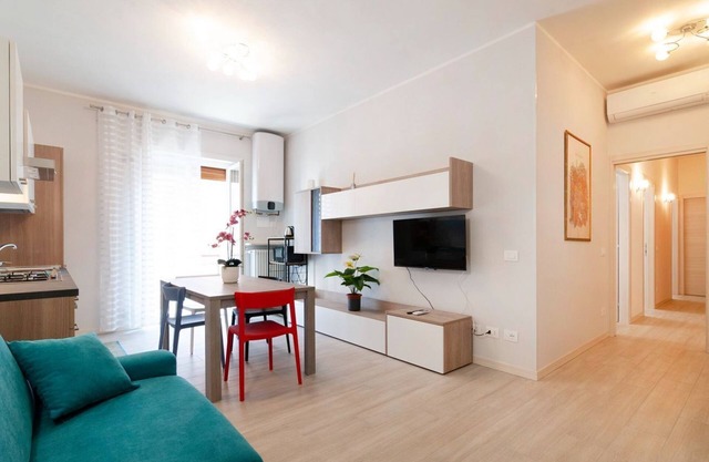 Alloggio con balcone a 500 mt dalla stazione