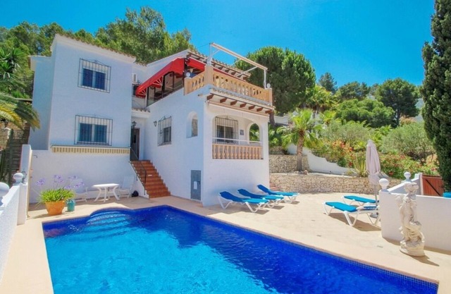 Alma - holiday home with private swimming pool in Benitachell