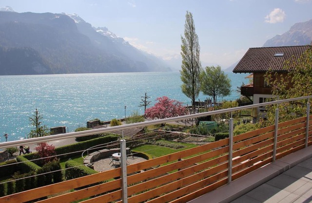 Alpenblume - Direct lake view