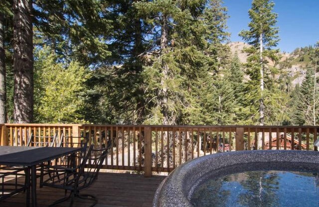 Alpine Darling By Tahoe Getaways - Hot Tub- Dog OK- Ski Shuttle