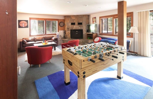 Alpine Meadows Retreat | Hot Tub & Game Room!