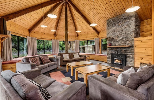 Altamont Lodge
