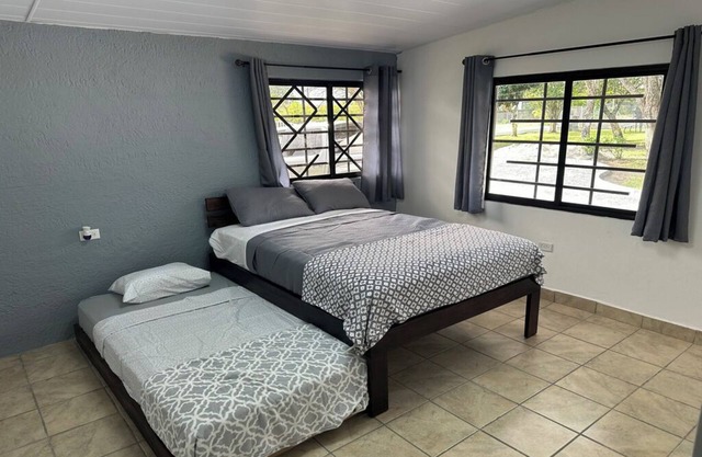 Alto Boquete Tourist Lodging - Deluxe Double Room with Private Bathroom
