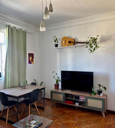 Alugo quarto aconchegante