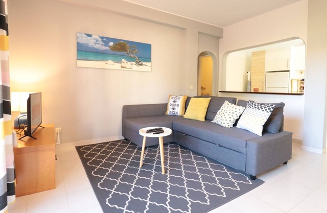 Alvor 1BR Flat in w/AC & Balcony by LovelyStay