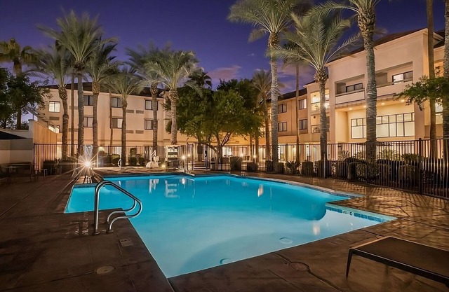 Always a Great Idea To Unwind! Spacious 1BR Unit! Outdoor Pool, Pets are Allowed