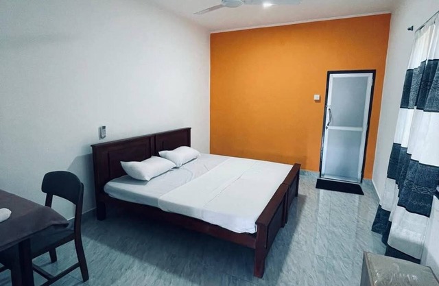 Amani Homes,4-bedroom building with WiFi, and AC in delightful Anuradhapura