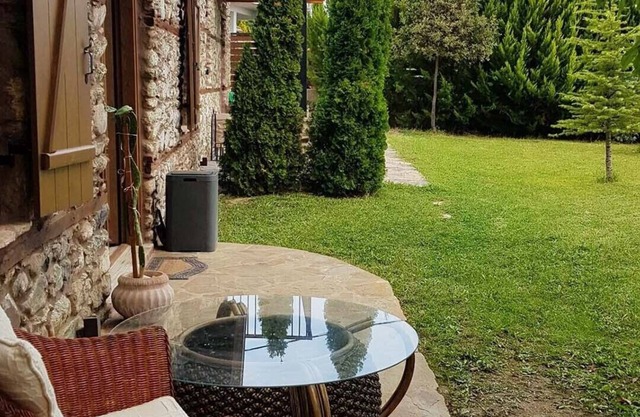 Amaryllis Guest House in Villa Anazia