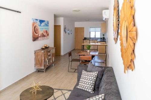 Amazing 2 BR 2 BA with rooftop
