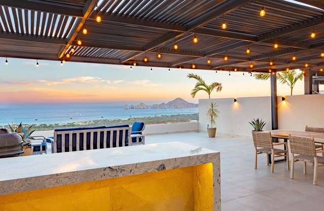 Amazing 3 Bedroom Penthouse with Incredible view!