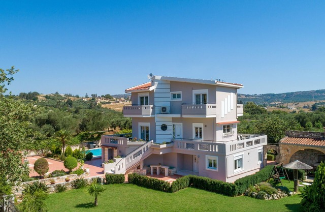 Amazing family vacation in a unique villa