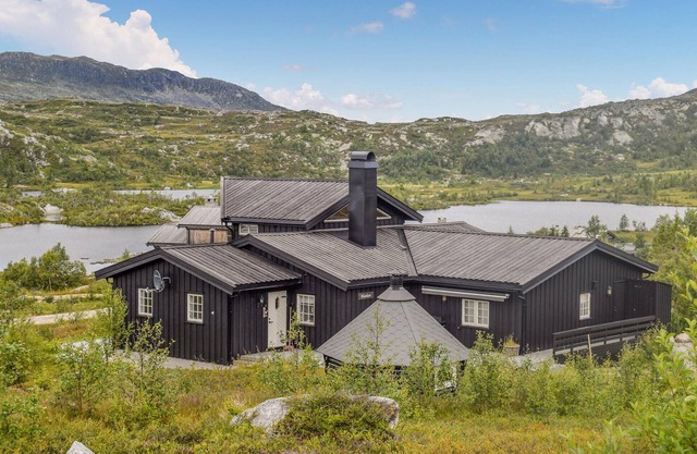 Amazing home in Eggedal with kitchen