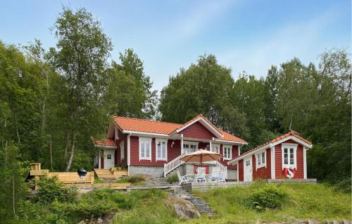 Amazing Home In Eiksund With Kitchen