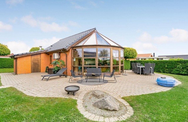 Amazing home in Hejls with kitchen
