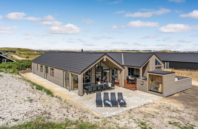 Amazing home in Hvide Sande with sauna