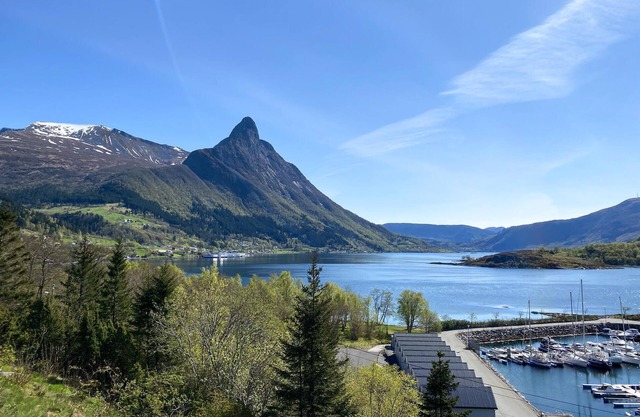 Amazing home in ørsta with WiFi