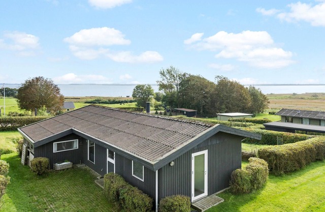 Amazing home in øster assels with WiFi