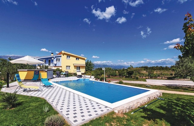 Amazing home in Podgradina with WiFi