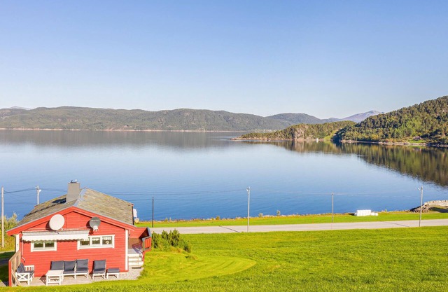 Amazing home in Vågstranda