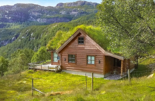 Amazing home in Vikeså with lake view