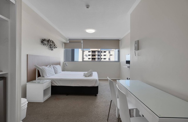Amazing Hotel Room Walking distance to CBD