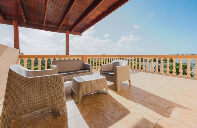 Amazing island View - Enjoy this spacious villa in a private setting