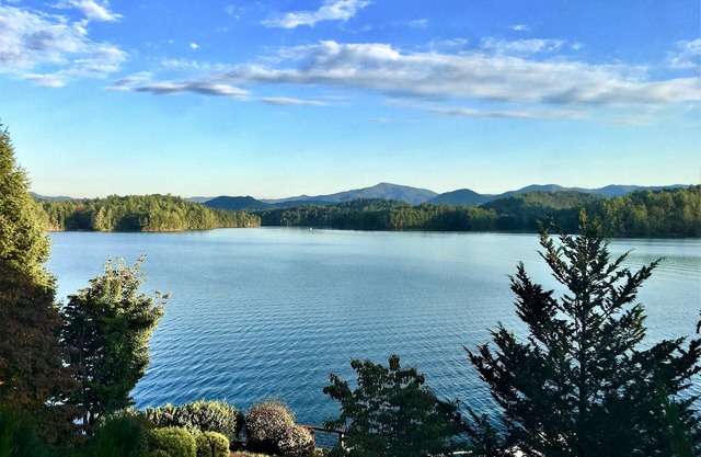 Amazing Lake Front House on Lake Santeetlah