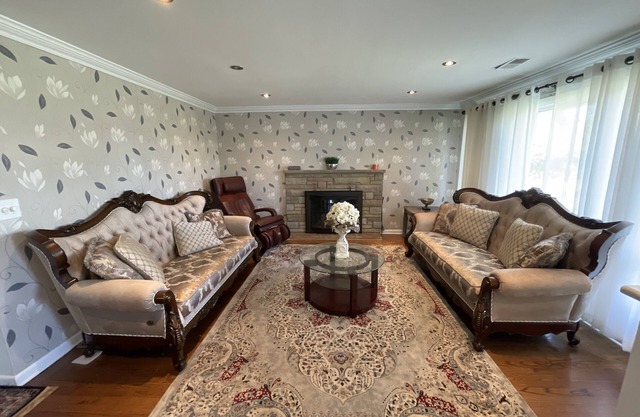 Amazing Mid-Term Rental Entire Home In Glenview