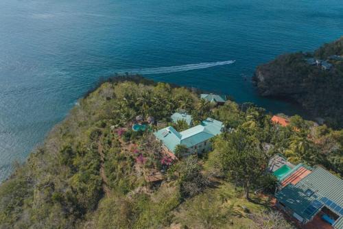 Amazing mountain top home with stunning views