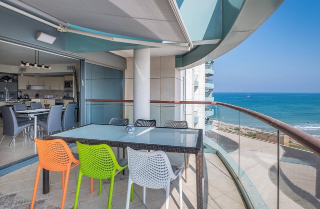 Amazing Residence on the Beach next the RITZ Hotel