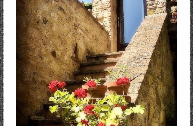 Amazing views in peaceful country setting close to many attractions