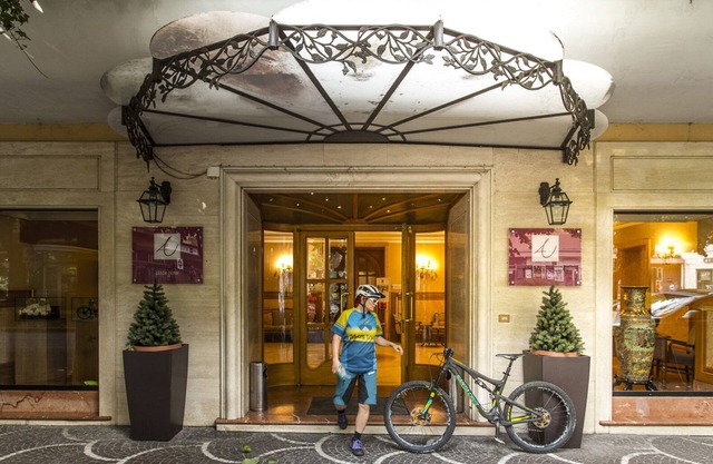Ambasciatori Place Hotel