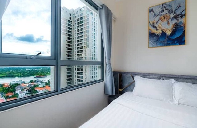 AmbiHOME Large 3Br 2WC river-view Masteri Thao Dien T5n