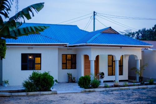 Amellie's Home Safari
