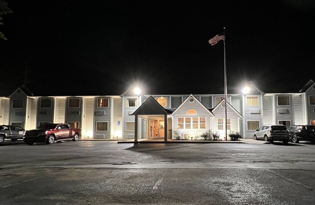 Americas Best Value Inn & Suites Ada