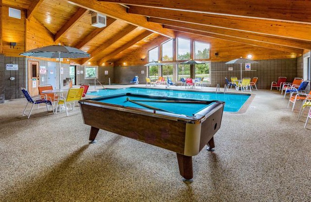 AmericInn by Wyndham Duluth South Proctor Black Woods Event Ctr