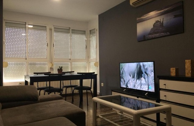 Amplio y Comodo Apartamento con parking