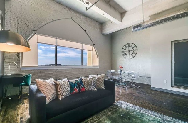 Amyfinehouse|Spacious 2BR Loft|Pool+Desk+Valet