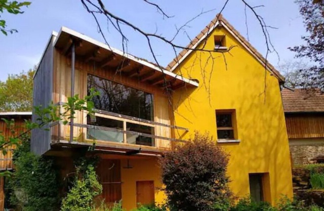 An ecological house in a haven of peace