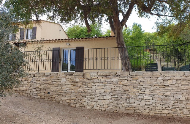 An escapade in Provence lulled by birdsong. House 63m2