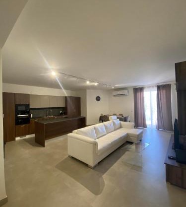 An immaculate 3 bedroom apartment in Gudja