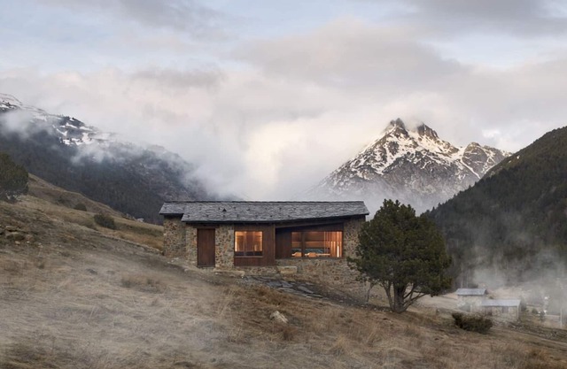Andorra Borda - Four Bedroom Chalet, Sleeps 8