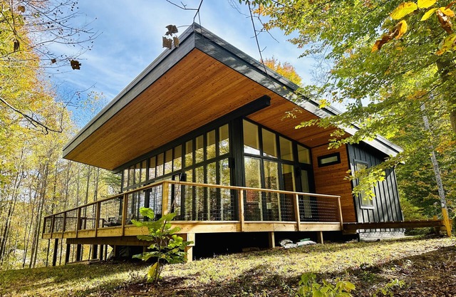 Anjuna River House - the hidden Scandi cabin on 12 acres in Southern Indiana!