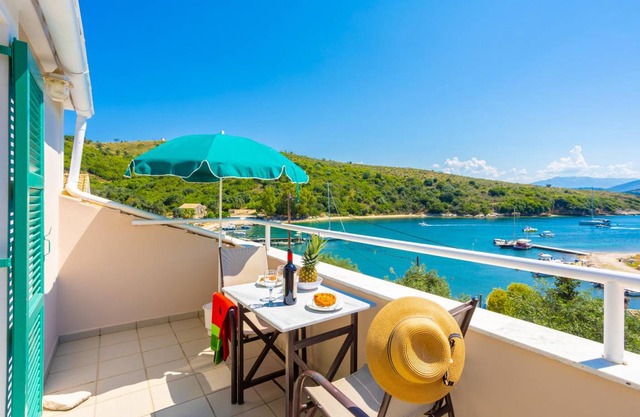 Anna: Walk to Beach, Sea Views, A/C, WiFi, Car Not Required - 3426